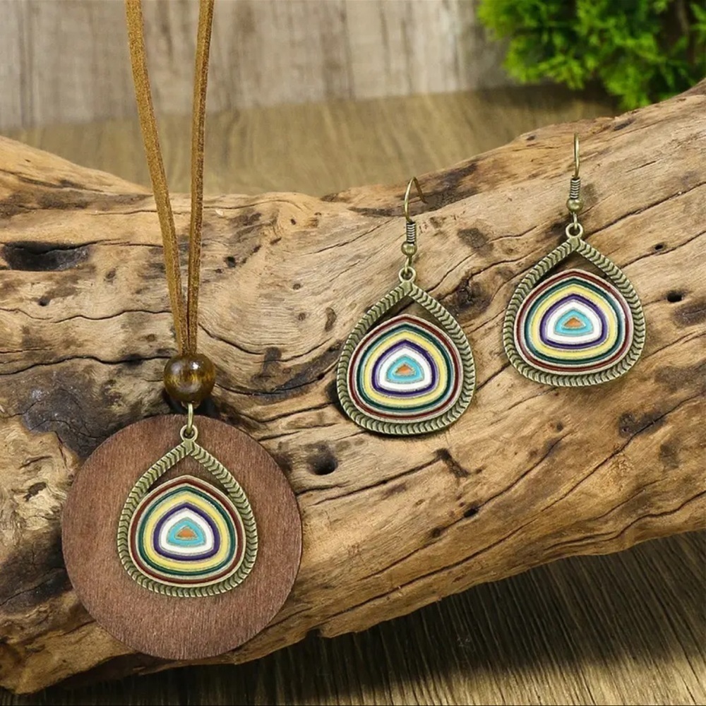 Boho Hippie Antique Gold Oval Teardrop Tribal Design Necklace and Earring
